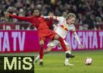 06.01.2025, Fussball 1. Bundesliga 2024/2025, Testspiel: RB Salzburg - FC Bayern Mnchen, in der Red Bull Arena Salzburg. v.li: Michael Olise (FC Bayern Mnchen) gegen Mads Bidstrup (RB Salzburg) 