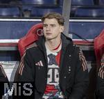 06.01.2025, Fussball 1. Bundesliga 2024/2025, Testspiel: RB Salzburg - FC Bayern Mnchen, in der Red Bull Arena Salzburg. Grayson Dettoni (Bayern Mnchen) auf der Bank.