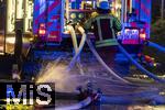 10.01.2025, Bad Wrishofen im Unterallgu, In Bad Wrishofen ist kurz vor 19 Uhr ein Grobrand in einem Parkaus am Bahnhof ausgebrochen. Beim Groeinsatz der Feuerwehren waren 160 Einsatzkrfte beim Lschen beschftigt.  