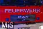 10.01.2025, Bad Wrishofen im Unterallgu, In Bad Wrishofen ist kurz vor 19 Uhr ein Grobrand in einem Parkaus am Bahnhof ausgebrochen. Beim Groeinsatz der Feuerwehren waren 160 Einsatzkrfte beim Lschen beschftigt.   Feuerwehrauto