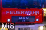 10.01.2025, Bad Wrishofen im Unterallgu, In Bad Wrishofen ist kurz vor 19 Uhr ein Grobrand in einem Parkaus am Bahnhof ausgebrochen. Beim Groeinsatz der Feuerwehren waren 160 Einsatzkrfte beim Lschen beschftigt.   Feuerwehrauto