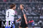 11.01.2025, Fussball 1. Bundesliga 2024/2025, 16. Spieltag, Borussia Mnchengladbach - FC Bayern Mnchen, im Borussia-Park Mnchengladbach. Kou Itakura (Borussia Mnchengladbach) (l-r), Harry Kane (FC Bayern Mnchen), 

