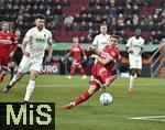 12.01.2025, Fussball 1. Bundesliga 2024/2025, 16. Spieltag, FC Augsburg - VfB Stuttgart, in der WWK-Arena Augsburg, v.l. Maximilian Bauer (FC Augsburg) und Ermedin Demirovic (Stuttgart) 
 

