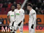 12.01.2025, Fussball 1. Bundesliga 2024/2025, 16. Spieltag, FC Augsburg - VfB Stuttgart, in der WWK-Arena Augsburg, Noahkai Dominic Banks (FC Augsburg) bei seinem Debt
 

