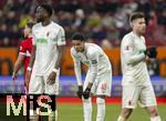 12.01.2025, Fussball 1. Bundesliga 2024/2025, 16. Spieltag, FC Augsburg - VfB Stuttgart, in der WWK-Arena Augsburg, Noahkai Dominic Banks (mitte,FC Augsburg) 