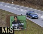 13.01.2024,  Die Deutsche Bundestagswahl am 23.2.2025 wirft ihre Schatten voraus,  Wahlplakate sumen die Strassen in Bad Wrishofen im Unterallgu, hier ein Plakat der Grnen mit Kanzlerkandidat Robert Habeck. Unbekannte haben das Plakat beschmiert und den Partei-Slogan ZUVERSICHT bermalt um ZU VERLOGEN KEINE AHNUNG daraus zu machen. 