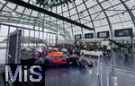 14.01.2025, Fussball, Pressekonferenz bei Red Bull in Salzburg, Jrgen Klopp (Global Head of Soccer bei Red Bull) stellt sich erstmals den Medien, im Hangar 7 am Salzburger Airport. RedBull Formel1 Auto