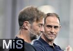 14.01.2025, Fussball, Pressekonferenz bei Red Bull in Salzburg, Jrgen Klopp (Global Head of Soccer bei Red Bull) stellt sich erstmals den Medien, im Hangar 7 am Salzburger Airport. v.l. Head of Soccer Jrgen Klopp (Red Bull) und Geschftsfhrer und Vorstandsvorsitzende Oliver Mintzlaff (RB Leipzig) 