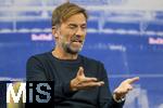 14.01.2025, Fussball, Pressekonferenz bei Red Bull in Salzburg, Jrgen Klopp (Global Head of Soccer bei Red Bull) stellt sich erstmals den Medien, im Hangar 7 am Salzburger Airport.  Jrgen Klopp steht Rede und Antwort.