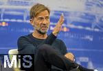 14.01.2025, Fussball, Pressekonferenz bei Red Bull in Salzburg, Jrgen Klopp (Global Head of Soccer bei Red Bull) stellt sich erstmals den Medien, im Hangar 7 am Salzburger Airport.  Jrgen Klopp steht Rede und Antwort.