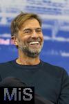 14.01.2025, Fussball, Pressekonferenz bei Red Bull in Salzburg, Jrgen Klopp (Global Head of Soccer bei Red Bull) stellt sich erstmals den Medien, im Hangar 7 am Salzburger Airport.   Jrgen Klopp lacht.