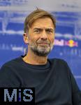 14.01.2025, Fussball, Pressekonferenz bei Red Bull in Salzburg, Jrgen Klopp (Global Head of Soccer bei Red Bull) stellt sich erstmals den Medien, im Hangar 7 am Salzburger Airport.   Jrgen Klopp 