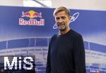 14.01.2025, Fussball, Pressekonferenz bei Red Bull in Salzburg, Jrgen Klopp (Global Head of Soccer bei Red Bull) stellt sich erstmals den Medien, im Hangar 7 am Salzburger Airport.  