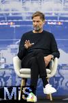 14.01.2025, Fussball, Pressekonferenz bei Red Bull in Salzburg, Jrgen Klopp (Global Head of Soccer bei Red Bull) stellt sich erstmals den Medien, im Hangar 7 am Salzburger Airport.  