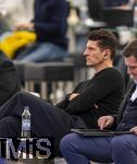 14.01.2025, Fussball, Pressekonferenz bei Red Bull in Salzburg, Jrgen Klopp (Global Head of Soccer bei Red Bull) stellt sich erstmals den Medien, im Hangar 7 am Salzburger Airport.    2.v.re: Mario Gomez (Technischer Direktor, Red Bull Soccer)