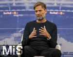 14.01.2025, Fussball, Pressekonferenz bei Red Bull in Salzburg, Jrgen Klopp (Global Head of Soccer bei Red Bull) stellt sich erstmals den Medien, im Hangar 7 am Salzburger Airport.  