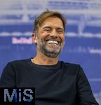 14.01.2025, Fussball, Pressekonferenz bei Red Bull in Salzburg, Jrgen Klopp (Global Head of Soccer bei Red Bull) stellt sich erstmals den Medien, im Hangar 7 am Salzburger Airport.  