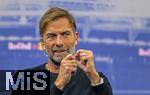 14.01.2025, Fussball, Pressekonferenz bei Red Bull in Salzburg, Jrgen Klopp (Global Head of Soccer bei Red Bull) stellt sich erstmals den Medien, im Hangar 7 am Salzburger Airport.  