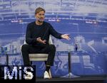 14.01.2025, Fussball, Pressekonferenz bei Red Bull in Salzburg, Jrgen Klopp (Global Head of Soccer bei Red Bull) stellt sich erstmals den Medien, im Hangar 7 am Salzburger Airport.  