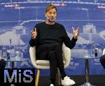 14.01.2025, Fussball, Pressekonferenz bei Red Bull in Salzburg, Jrgen Klopp (Global Head of Soccer bei Red Bull) stellt sich erstmals den Medien, im Hangar 7 am Salzburger Airport.   