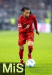 15.01.2025, Fussball 1. Bundesliga 2024/2025, 17. Spieltag,  FC Bayern Mnchen - TSG 1899 Hoffenheim, in der Allianz-Arena Mnchen. Michael Olise (FC Bayern Mnchen) am Ball 