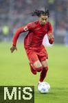 15.01.2025, Fussball 1. Bundesliga 2024/2025, 17. Spieltag,  FC Bayern Mnchen - TSG 1899 Hoffenheim, in der Allianz-Arena Mnchen. Michael Olise (FC Bayern Mnchen) am Ball 