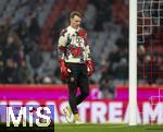 15.01.2025, Fussball 1. Bundesliga 2024/2025, 17. Spieltag,  FC Bayern Mnchen - TSG 1899 Hoffenheim, in der Allianz-Arena Mnchen. Torwart Manuel Neuer (FC Bayern Mnchen) beim Aufwrmen.