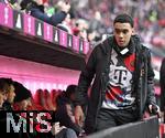 18.01.2025, Fussball 1. Bundesliga 2024/2025, 18. Spieltag,  FC Bayern Mnchen - VfL Wolfsburg, in der Allianz-Arena Mnchen. Jamal Musiala (FC Bayern Mnchen)  auf der Ersatzbank

