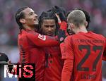 18.01.2025, Fussball 1. Bundesliga 2024/2025, 18. Spieltag,  FC Bayern Mnchen - VfL Wolfsburg, in der Allianz-Arena Mnchen. Torjubel v.l. Leroy Sane (Bayern Mnchen), Michael Olise (FC Bayern Mnchen) , Kingsley Coman (FC Bayern Mnchen) und Konrad Laimer (FC Bayern Mnchen) 

