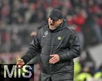 18.01.2025, Fussball 1. Bundesliga 2024/2025, 18. Spieltag,  FC Bayern Mnchen - VfL Wolfsburg, in der Allianz-Arena Mnchen. Trainer Ralph Hasenhttl (Wolfsburg) unzufrieden.

