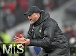 18.01.2025, Fussball 1. Bundesliga 2024/2025, 18. Spieltag,  FC Bayern Mnchen - VfL Wolfsburg, in der Allianz-Arena Mnchen. Trainer Ralph Hasenhttl (Wolfsburg) in Rage

