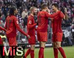 18.01.2025, Fussball 1. Bundesliga 2024/2025, 18. Spieltag,  FC Bayern Mnchen - VfL Wolfsburg, in der Allianz-Arena Mnchen. Torjubel, v.li: Michael Olise (FC Bayern Mnchen), Konrad Laimer (FC Bayern Mnchen), Leon Goretzka (FC Bayern Mnchen), Min-jae Kim (Bayern Mnchen, Minjae Kim) 