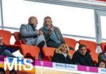 18.01.2025, Fussball 1. Bundesliga 2024/2025, 18. Spieltag,  FC Bayern Mnchen - VfL Wolfsburg, in der Allianz-Arena Mnchen. Ehrengasttribne, li oben: Schauspieler Heino Ferch mit Tennislegende Boris Becker, 