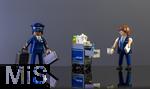 23.01.2025, Flugreise : Flughafenpersonal, symbolhaft mit Playmobil-Figuren dargestellt