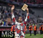 29.01.2025,  Fussball UEFA Championsleague 2024/2025: 8.Spieltag, FC Bayern Mnchen - Slovan Bratislava, in der Allianz-Arena Mnchen. Mathys Tel (Bayern Mnchen) verabschiedet sich von den Fans  .
  

