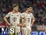 29.01.2025,  Fussball UEFA Championsleague 2024/2025: 8.Spieltag, FC Bayern Mnchen - Slovan Bratislava, in der Allianz-Arena Mnchen.  v.li: Josip Stanisic (Bayern Mnchen) und Aleksandar Pavlovic (Bayern Mnchen) nachdenklich 