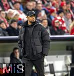 29.01.2025,  Fussball UEFA Championsleague 2024/2025: 8.Spieltag, FC Bayern Mnchen - Slovan Bratislava, in der Allianz-Arena Mnchen.  Trainer Vincent Kompany (FC Bayern Mnchen) nachdenklich  