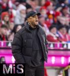 01.02.2025, Fussball 1. Bundesliga 2024/2025, 20. Spieltag,  FC Bayern Mnchen - Holstein Kiel, in der Allianz-Arena Mnchen. Trainer Vincent Kompany (FC Bayern Mnchen) gibt Lautstark Anweisungen.