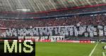 01.02.2025, Fussball 1. Bundesliga 2024/2025, 20. Spieltag,  FC Bayern Mnchen - Holstein Kiel, in der Allianz-Arena Mnchen. FC Bayern-Fans mit Choreographie zum Holocaust-Gedenktag:  Dabei bildeten die Fans in der Sdkurve Motive von verfolgten FC Bayern-Mitgliedern mittels vielen Bannern ab. Umrahmt wurden diese von zwei Transparenten mit dem Schriftzug: ?In Gedenken an die verfolgten FC Bayern-Mitglieder, Nie Wieder ist Jetzt!