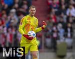 01.02.2025, Fussball 1. Bundesliga 2024/2025, 20. Spieltag,  FC Bayern Mnchen - Holstein Kiel, in der Allianz-Arena Mnchen. Torwart Manuel Neuer (FC Bayern Mnchen) 