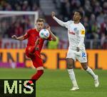 01.02.2025, Fussball 1. Bundesliga 2024/2025, 20. Spieltag,  FC Bayern Mnchen - Holstein Kiel, in der Allianz-Arena Mnchen. v.lI. Joshua Kimmich (FC Bayern Mnchen) gegen Andu Kelati (Holstein Kiel) 