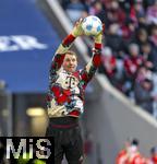 01.02.2025, Fussball 1. Bundesliga 2024/2025, 20. Spieltag,  FC Bayern Mnchen - Holstein Kiel, in der Allianz-Arena Mnchen. Torwart Manuel Neuer (FC Bayern Mnchen)  beim Aufwrmen.