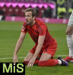 07.02.2025, Fussball 1. Bundesliga 2024/2025, 21. Spieltag,  FC Bayern Mnchen - SV Werder Bremen, in der Allianz-Arena Mnchen.   Harry Kane (FC Bayern Mnchen) am Boden.

