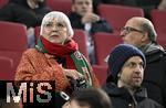 14.02.2025, Fussball 1. Bundesliga 2024/2025, 22. Spieltag, FC Augsburg - RB Leipzig, in der WWK-Arena Augsburg, Politikerin Claudia Roth (Deutschland)
 

