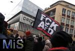 15.02.2024, Demonstration gegen AfD-Wahlkampfveranstaltung in Dsseldorf. Fahne ?FCK AFD?.