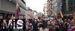 15.02.2024, Demonstration gegen AfD-Wahlkampfveranstaltung in Dsseldorf. berblick ber den Protestzug.