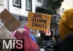 15.02.2024, Demonstration gegen AfD-Wahlkampfveranstaltung in Dsseldorf. Schild ?Jede Stimme zhlt!?