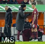 14.02.2025, Fussball 1. Bundesliga 2024/2025, 22. Spieltag, FC Augsburg - RB Leipzig, in der WWK-Arena Augsburg,  v.li: Trainer Marco Rose (RB Leipzig), Yussuf Poulsen (RB Leipzig), Benjamin Sesko (RB Leipzig) 