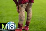 14.02.2025, Fussball 1. Bundesliga 2024/2025, 22. Spieltag, FC Augsburg - RB Leipzig, in der WWK-Arena Augsburg,  David Raum (RB Leipzig) mit vielen Tattoos an den Beinen. 