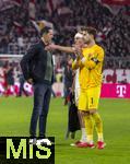 23.02.2025, Fussball 1. Bundesliga 2024/2025, 23. Spieltag,  FC Bayern Mnchen - Eintracht Frankfurt, in der Allianz-Arena Mnchen. Frust nach dem Spiel bei Trainer Dino Toppmller (Eintracht Frankfurt), Rasmus Kristensen (Eintracht Frankfurt), Torwart Kevin Trapp (Eintracht Frankfurt) 